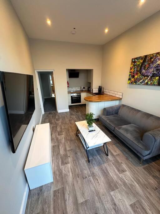 Luxurious 1 Bedroom With Secure Garden Old Colwyn
