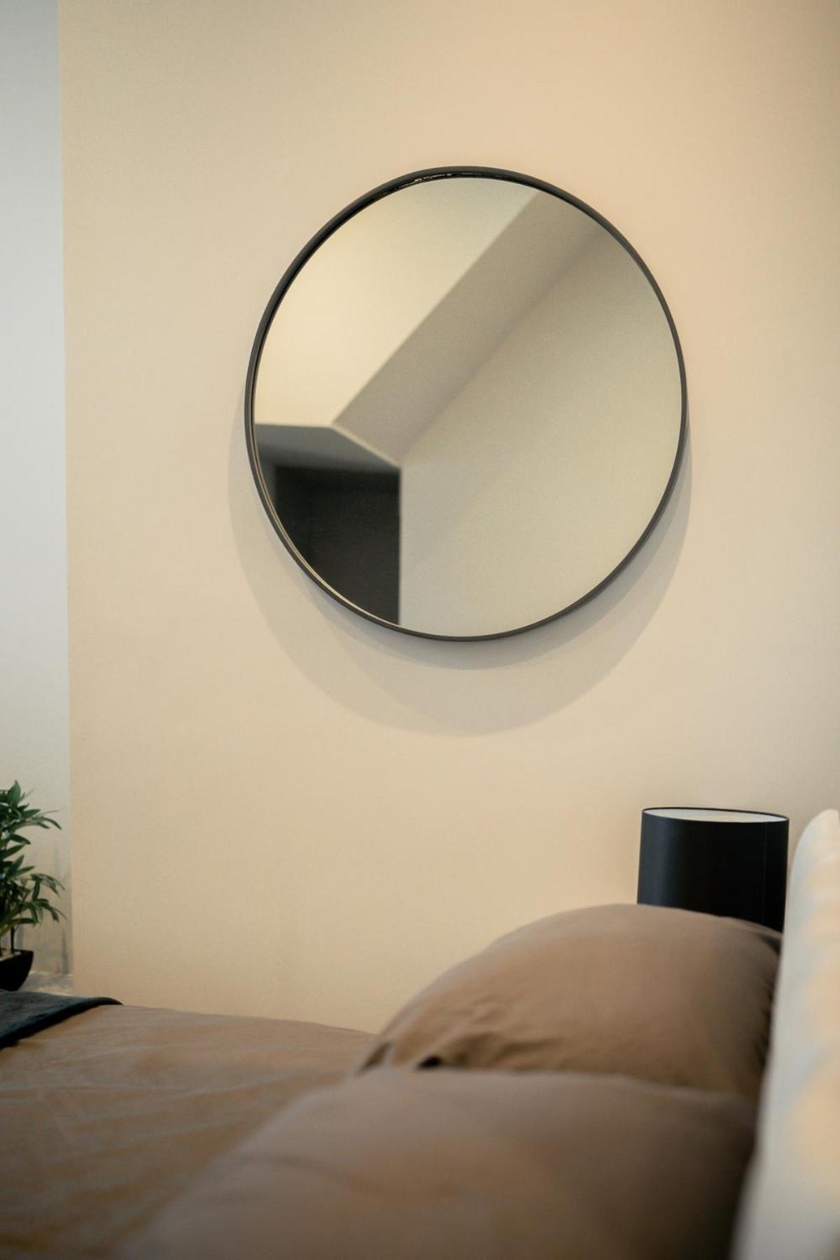 Luxurious 1 Bedroom With Secure Garden Apartment *